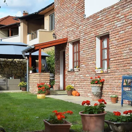 Apartament Janicsar Garden