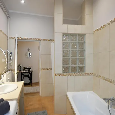 Apartament Janicsar Garden *