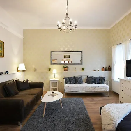 Apartament Janicsar Garden *