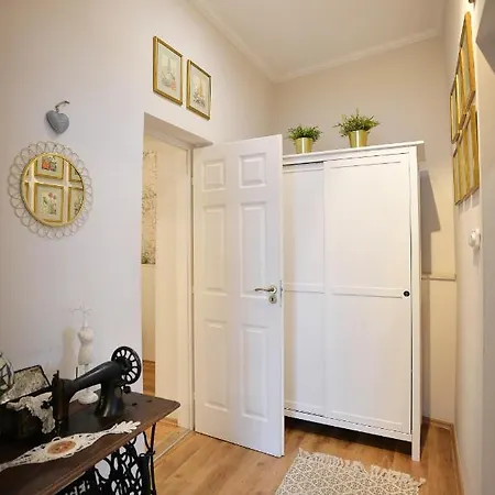 Apartament Janicsar Garden Eger