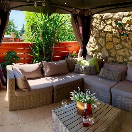 Apartament Janicsar Garden