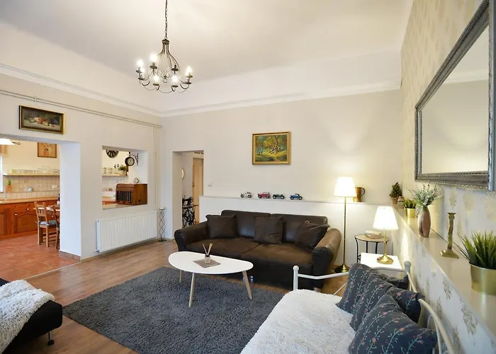 Janicsar Garden * Eger