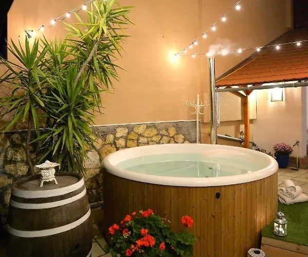 Janicsar Garden Eger