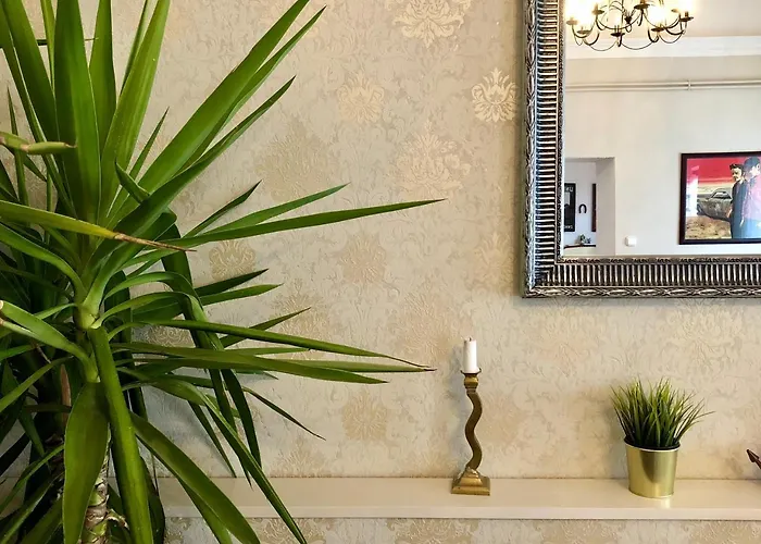 Janicsar Garden Apartament *